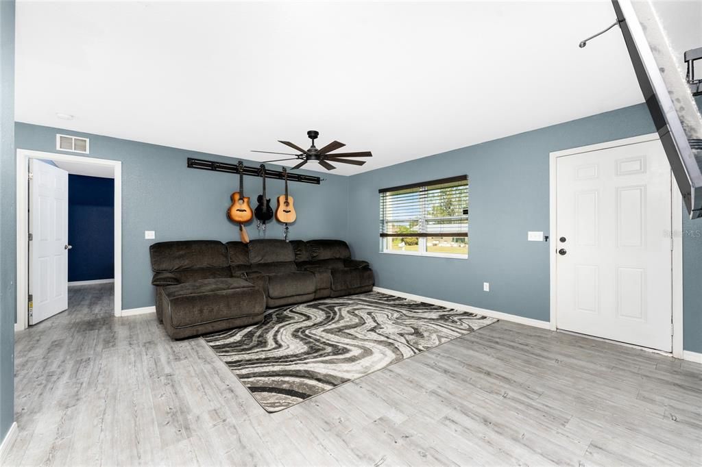 待售: $319,900 (3 贝兹, 2 浴室, 1400 平方英尺)