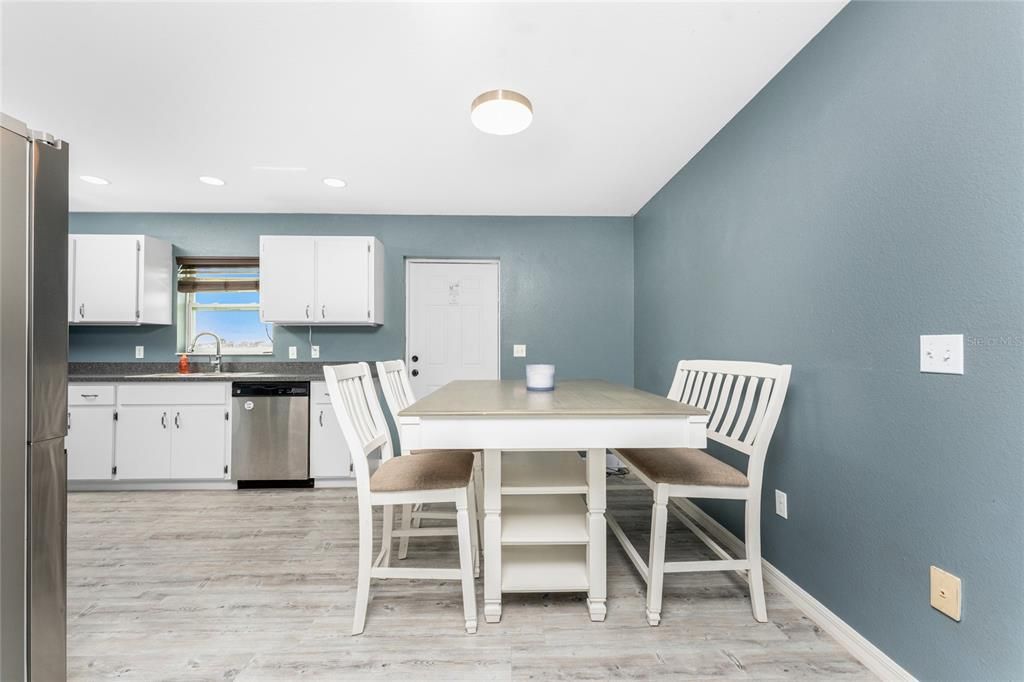 待售: $319,900 (3 贝兹, 2 浴室, 1400 平方英尺)