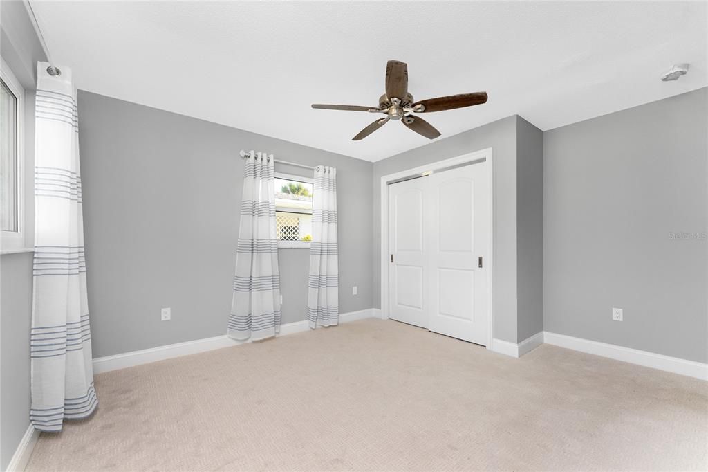 На продажу: $359,900 (2 спален, 2 ванн, 1068 Квадратных фут)