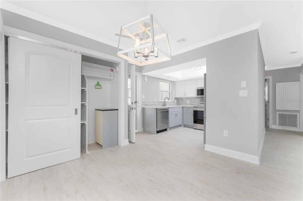 На продажу: $359,900 (2 спален, 2 ванн, 1068 Квадратных фут)