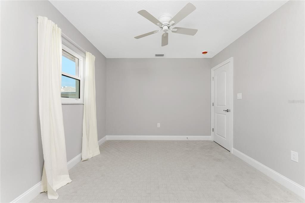 На продажу: $359,900 (2 спален, 2 ванн, 1068 Квадратных фут)