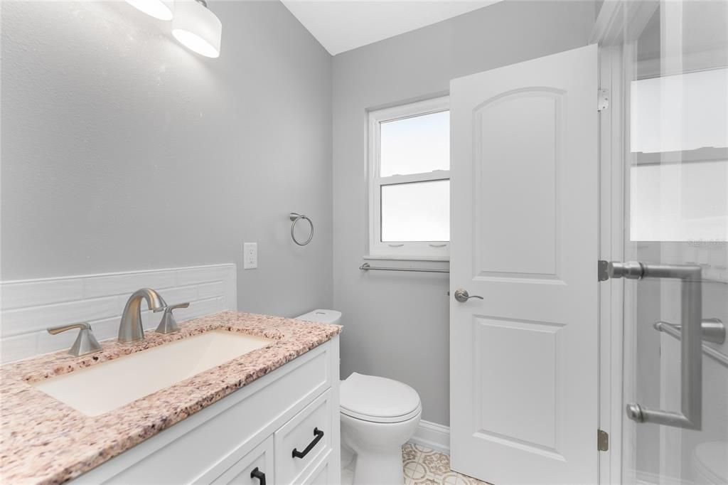 На продажу: $359,900 (2 спален, 2 ванн, 1068 Квадратных фут)