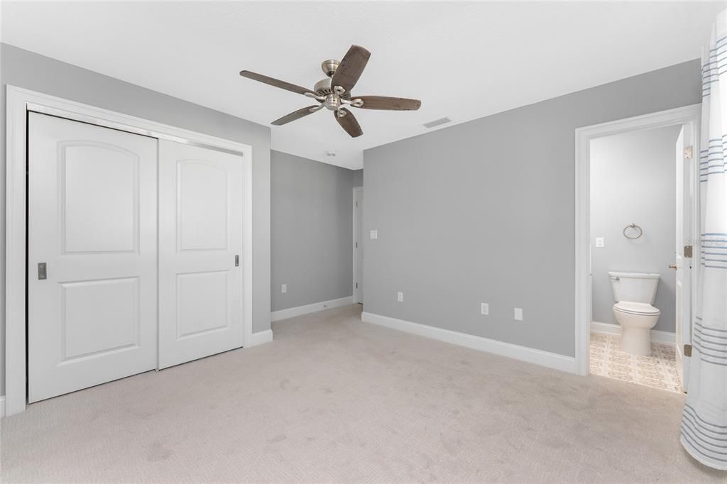 На продажу: $359,900 (2 спален, 2 ванн, 1068 Квадратных фут)