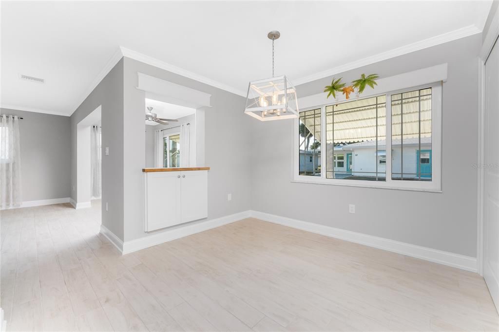 На продажу: $359,900 (2 спален, 2 ванн, 1068 Квадратных фут)