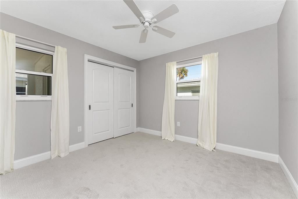 На продажу: $359,900 (2 спален, 2 ванн, 1068 Квадратных фут)