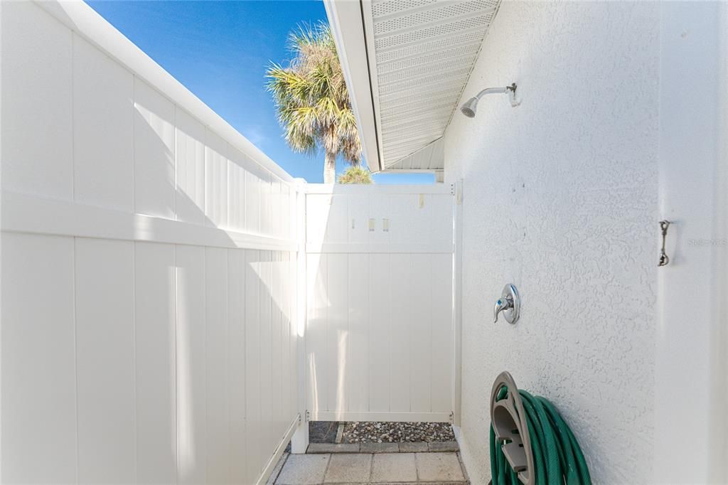 На продажу: $359,900 (2 спален, 2 ванн, 1068 Квадратных фут)