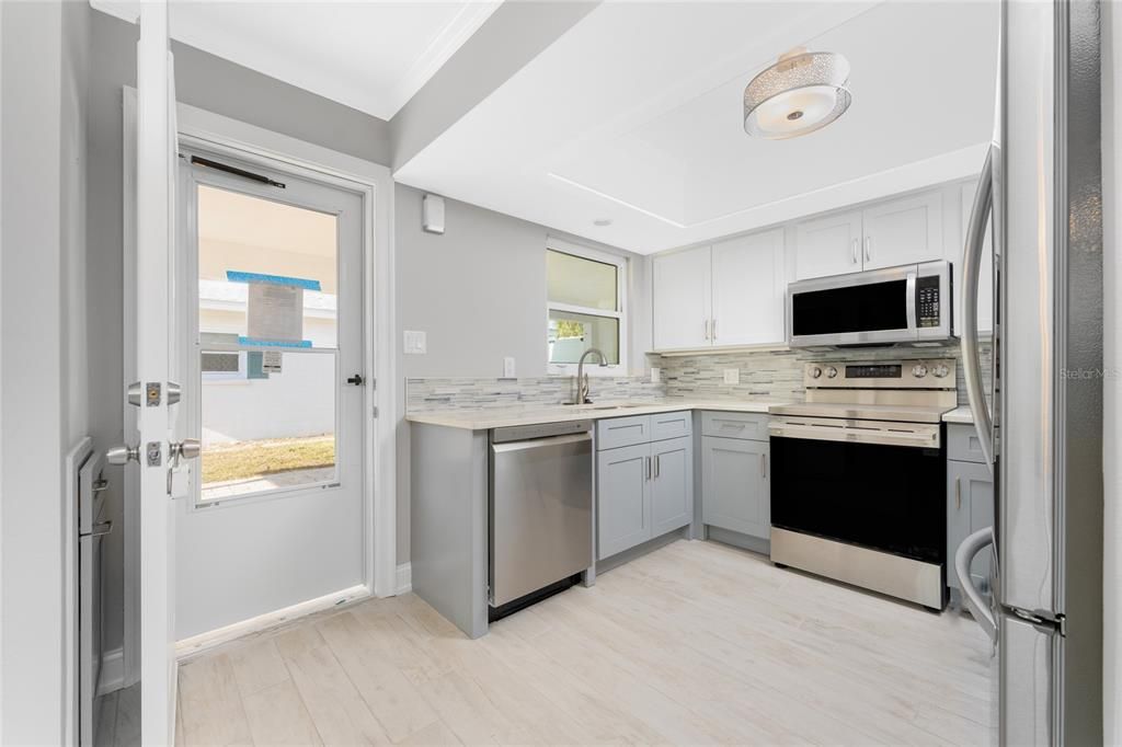 На продажу: $359,900 (2 спален, 2 ванн, 1068 Квадратных фут)