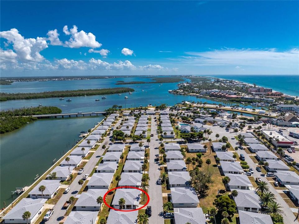 На продажу: $359,900 (2 спален, 2 ванн, 1068 Квадратных фут)