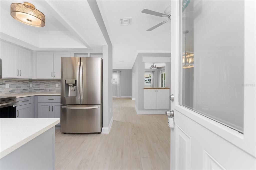 На продажу: $359,900 (2 спален, 2 ванн, 1068 Квадратных фут)