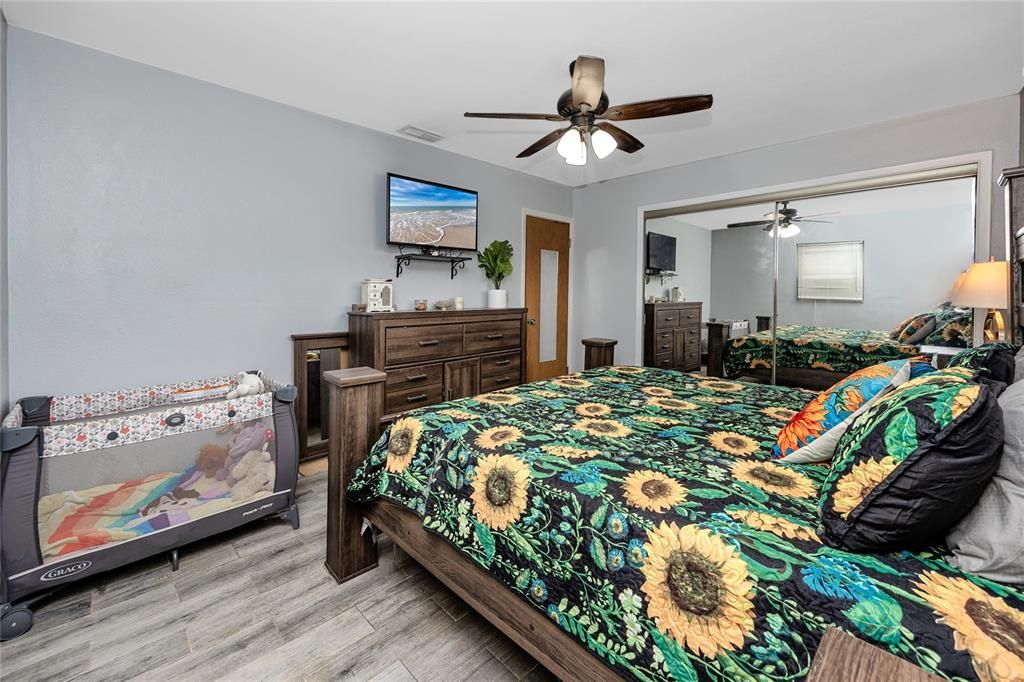 待售: $340,000 (2 贝兹, 1 浴室, 1096 平方英尺)