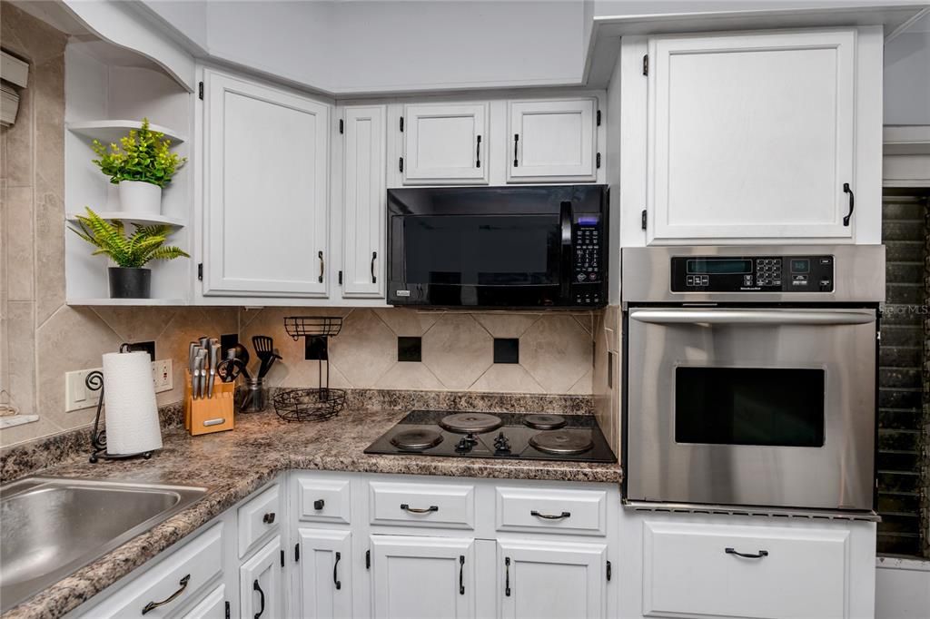 待售: $340,000 (2 贝兹, 1 浴室, 1096 平方英尺)