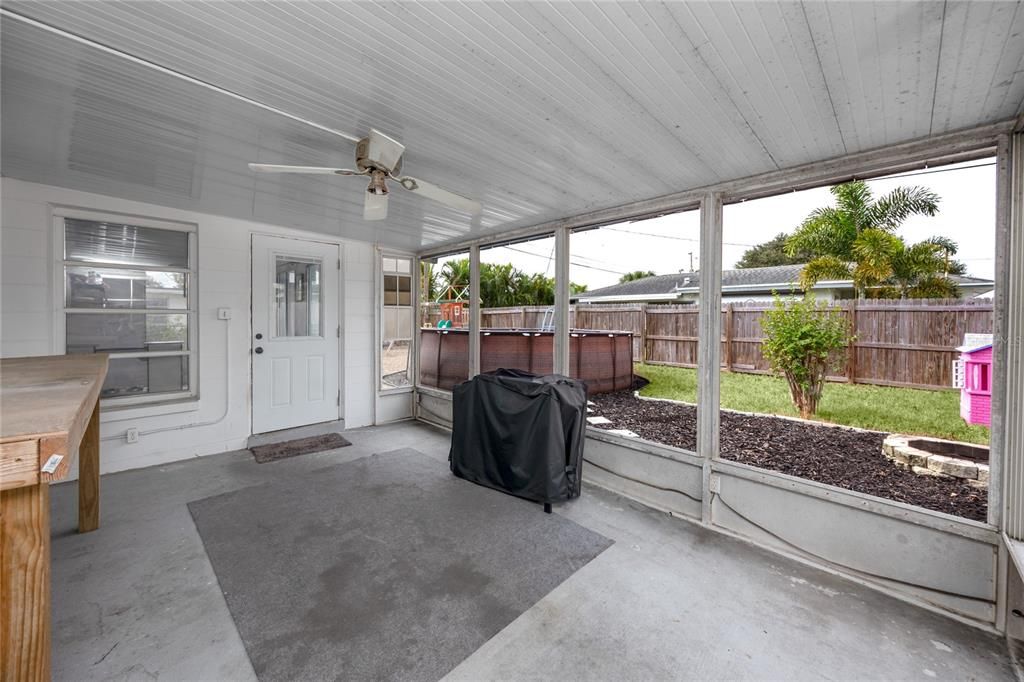 待售: $340,000 (2 贝兹, 1 浴室, 1096 平方英尺)