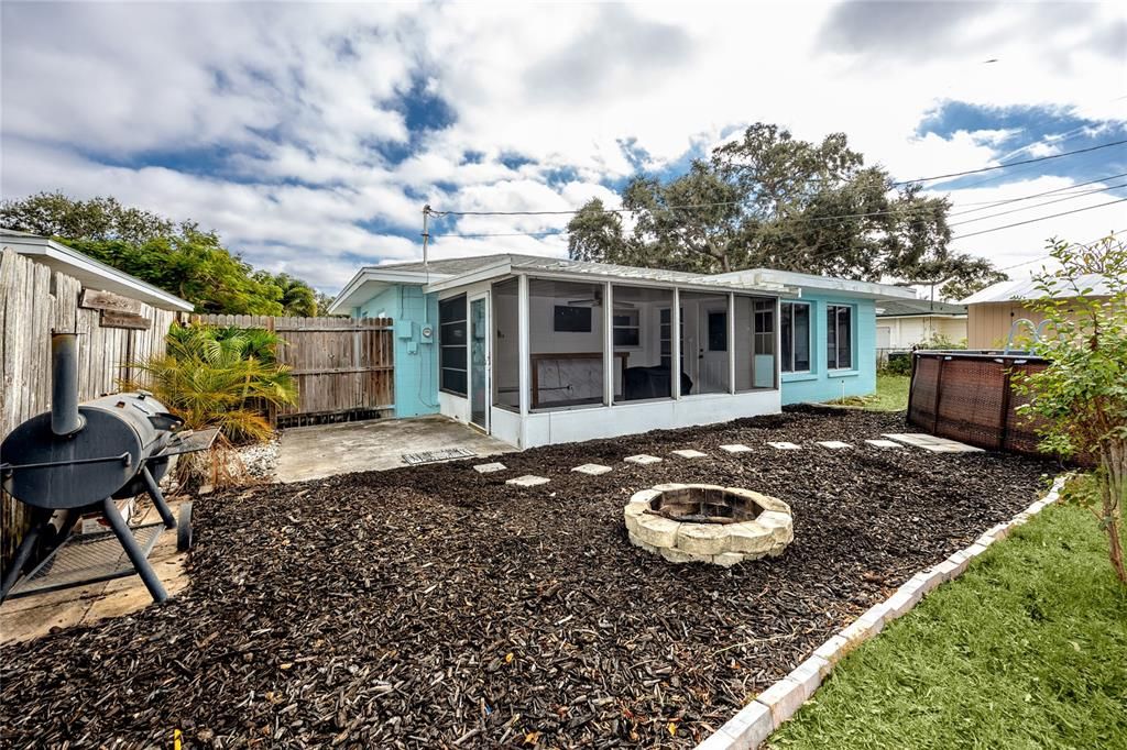 待售: $340,000 (2 贝兹, 1 浴室, 1096 平方英尺)