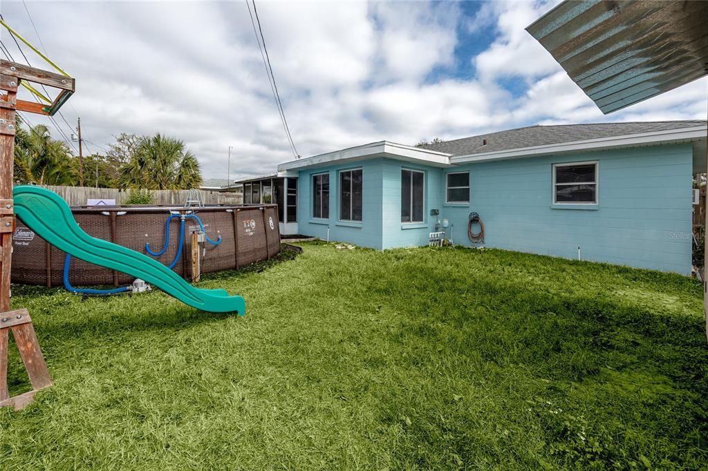 待售: $340,000 (2 贝兹, 1 浴室, 1096 平方英尺)