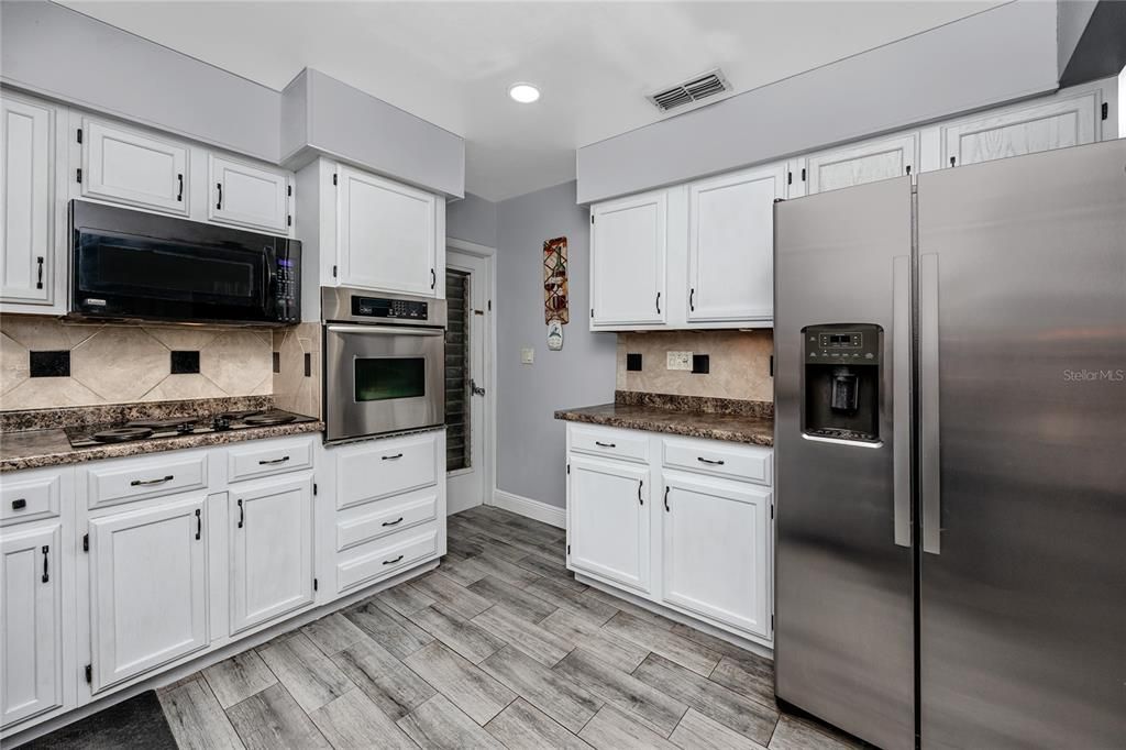 待售: $340,000 (2 贝兹, 1 浴室, 1096 平方英尺)