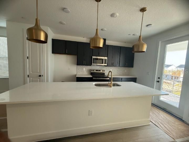 For Sale: $524,990 (3 beds, 3 baths, 2072 Square Feet)