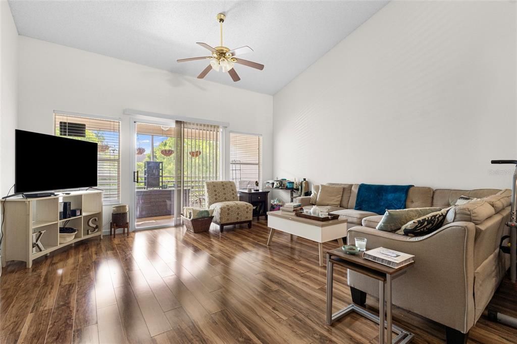 For Sale: $299,999 (3 beds, 2 baths, 1764 Square Feet)