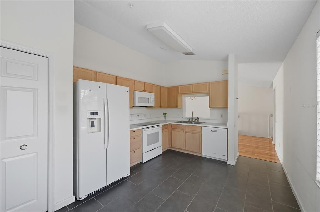 For Sale: $299,999 (3 beds, 2 baths, 1764 Square Feet)