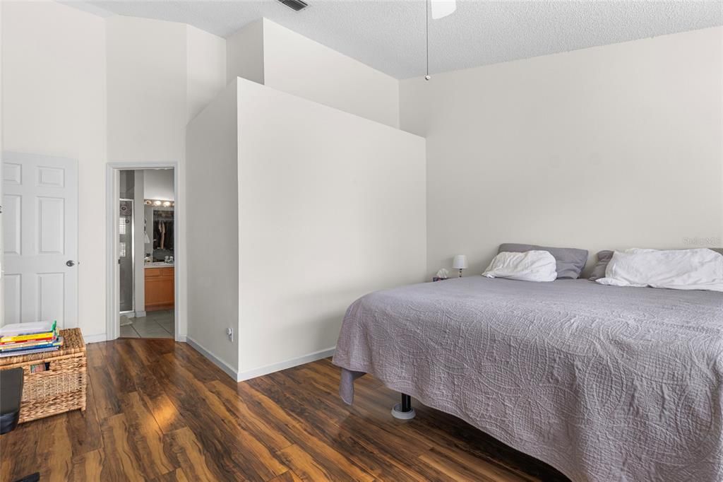 For Sale: $299,999 (3 beds, 2 baths, 1764 Square Feet)