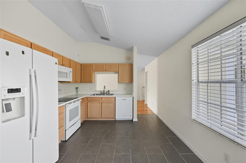 For Sale: $299,999 (3 beds, 2 baths, 1764 Square Feet)