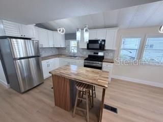 For Rent: $1,300 (2 beds, 1 baths, 396 Square Feet)