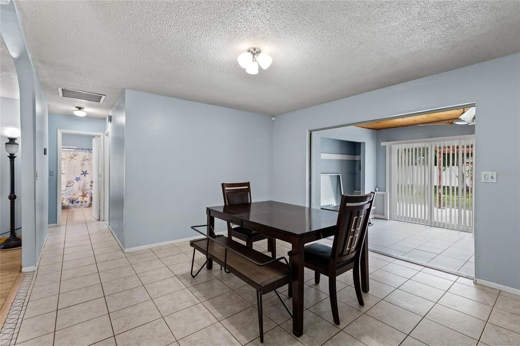 待售: $399,000 (3 贝兹, 2 浴室, 1870 平方英尺)