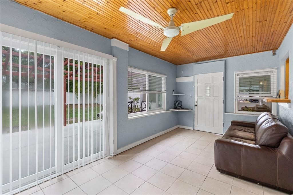 待售: $399,000 (3 贝兹, 2 浴室, 1870 平方英尺)