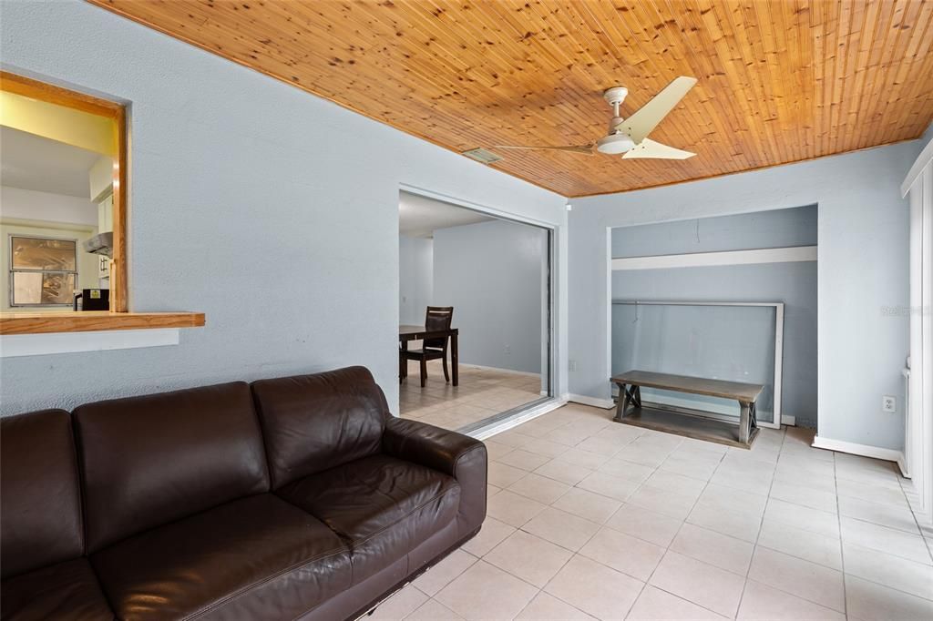 待售: $399,000 (3 贝兹, 2 浴室, 1870 平方英尺)