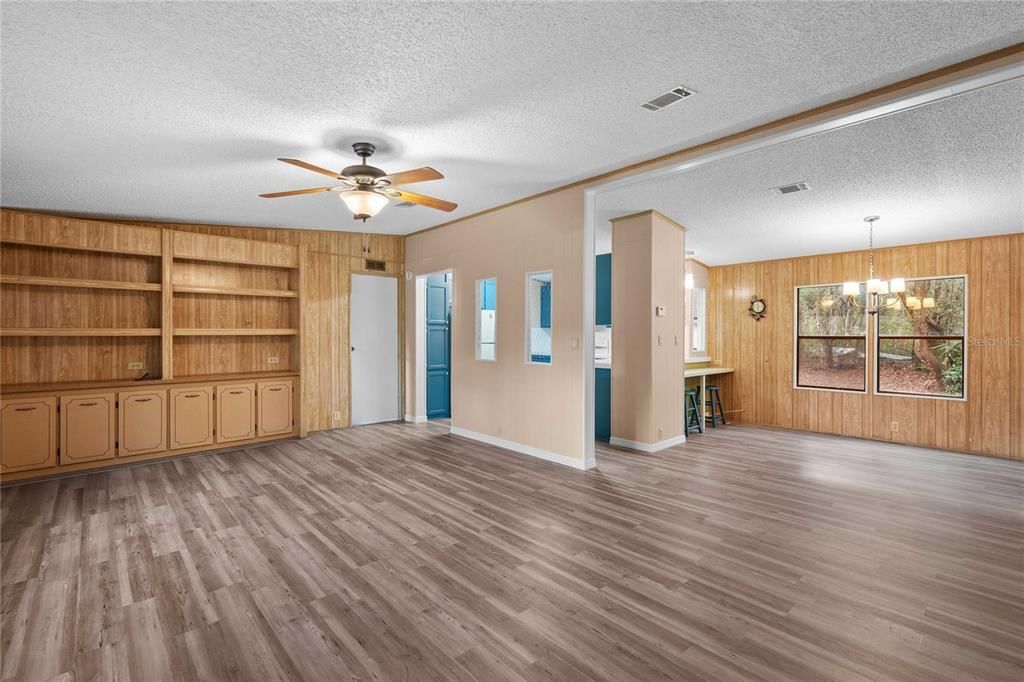 For Sale: $230,000 (3 beds, 2 baths, 1404 Square Feet)