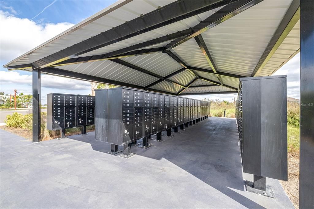 На продажу: $395,000 (4 спален, 2 ванн, 2035 Квадратных фут)