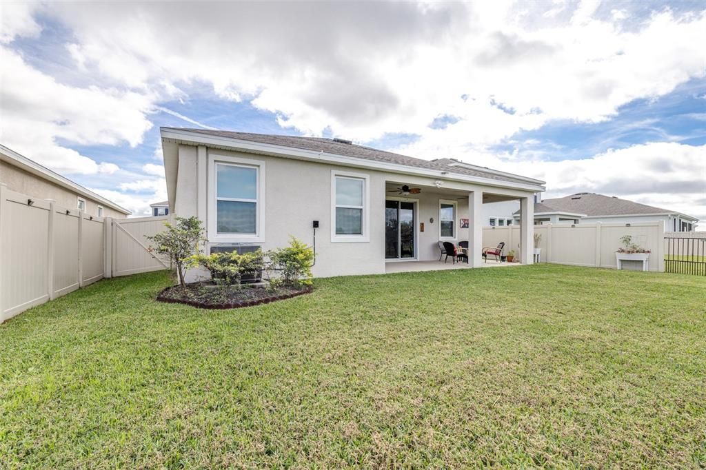 На продажу: $395,000 (4 спален, 2 ванн, 2035 Квадратных фут)