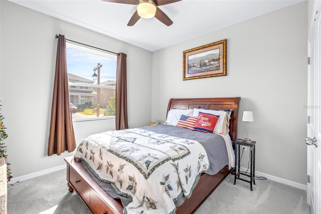 На продажу: $395,000 (4 спален, 2 ванн, 2035 Квадратных фут)