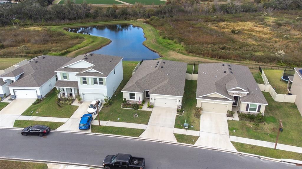 На продажу: $395,000 (4 спален, 2 ванн, 2035 Квадратных фут)