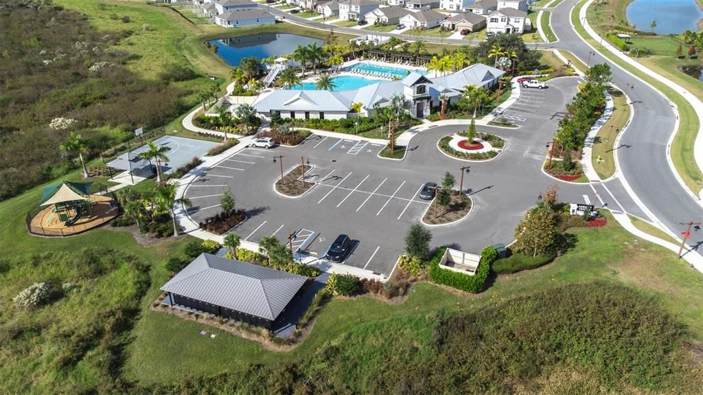 На продажу: $395,000 (4 спален, 2 ванн, 2035 Квадратных фут)