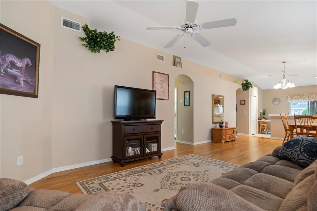 For Sale: $300,000 (3 beds, 2 baths, 1350 Square Feet)