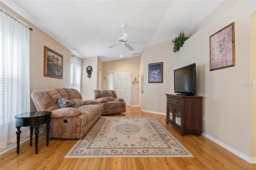 For Sale: $300,000 (3 beds, 2 baths, 1350 Square Feet)