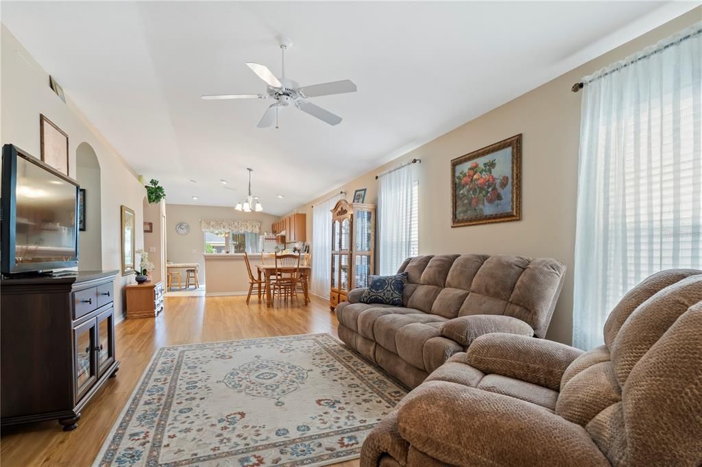 For Sale: $300,000 (3 beds, 2 baths, 1350 Square Feet)