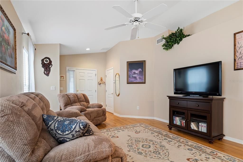 For Sale: $300,000 (3 beds, 2 baths, 1350 Square Feet)