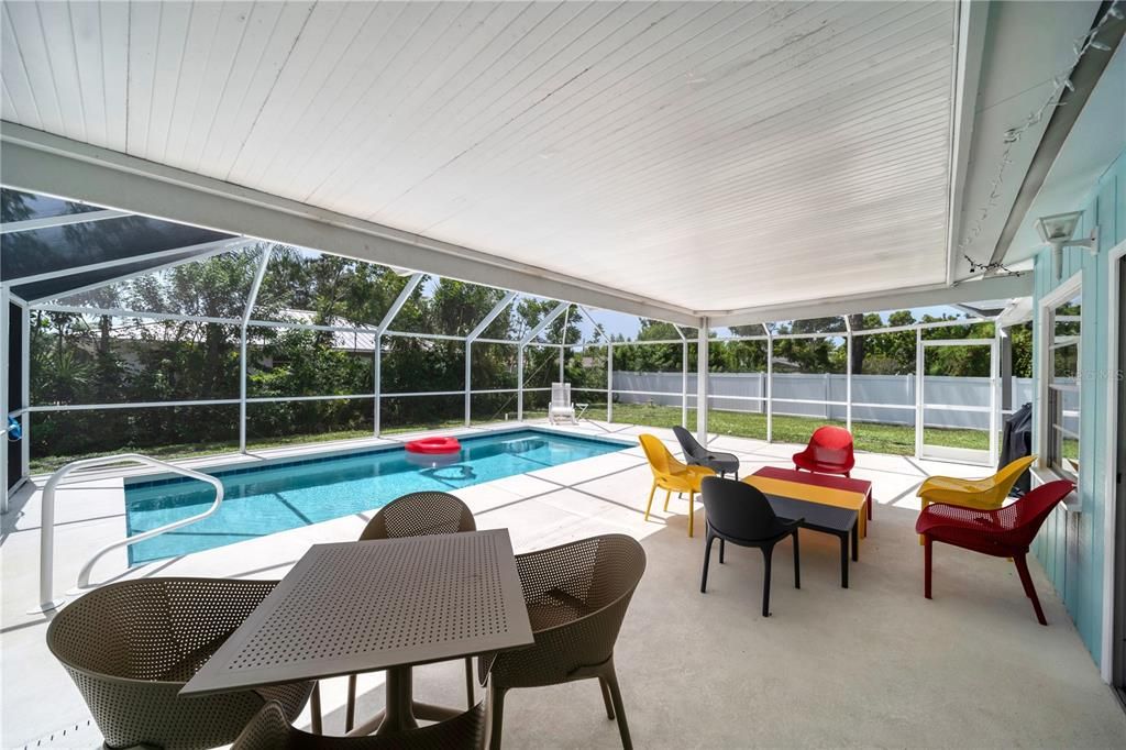 На продажу: $359,000 (2 спален, 2 ванн, 1143 Квадратных фут)