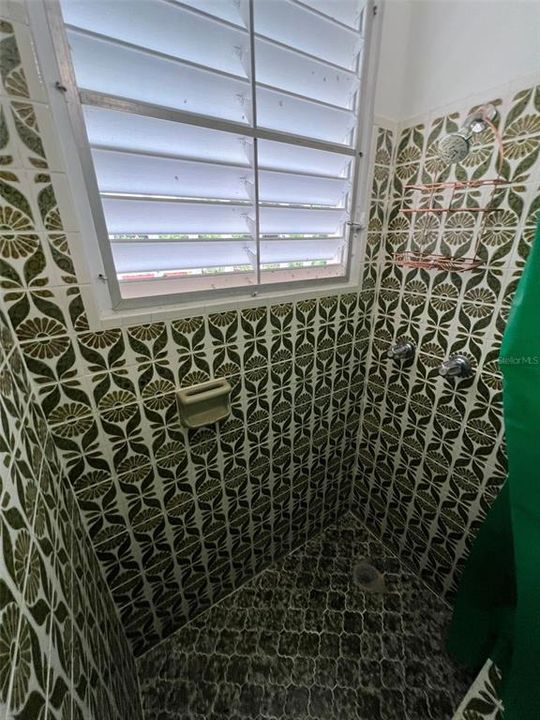 待售: $196,000 (3 贝兹, 1 浴室, 1000 平方英尺)