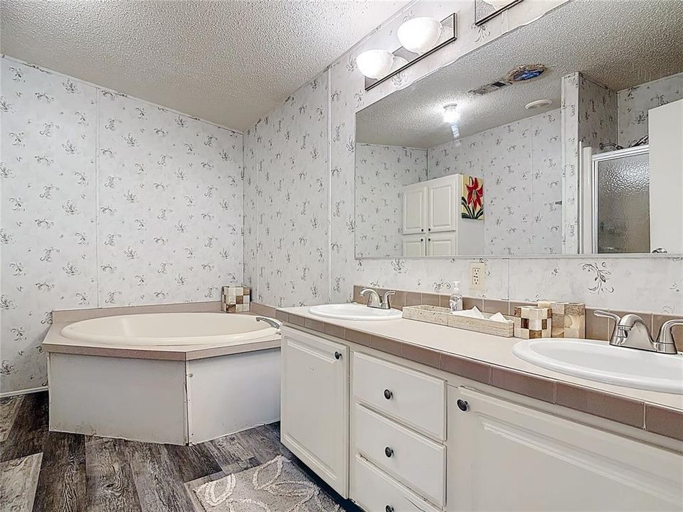 待售: $260,000 (3 贝兹, 2 浴室, 1792 平方英尺)