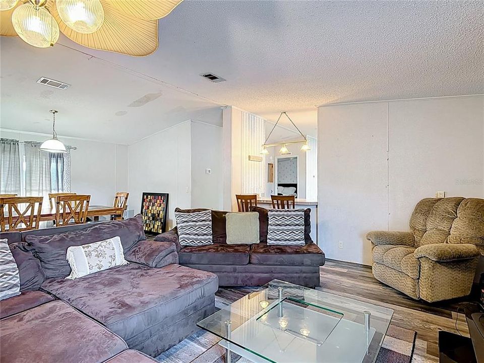 待售: $260,000 (3 贝兹, 2 浴室, 1792 平方英尺)