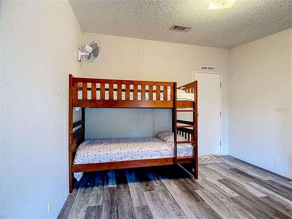 待售: $260,000 (3 贝兹, 2 浴室, 1792 平方英尺)