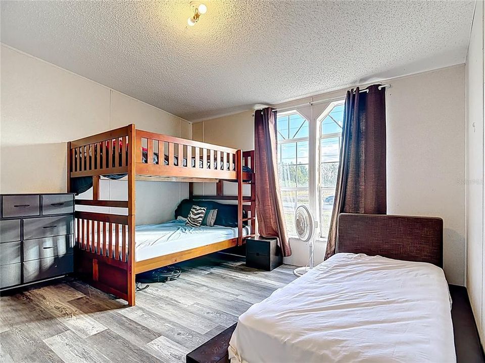 待售: $260,000 (3 贝兹, 2 浴室, 1792 平方英尺)