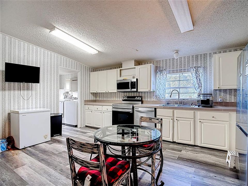 待售: $260,000 (3 贝兹, 2 浴室, 1792 平方英尺)