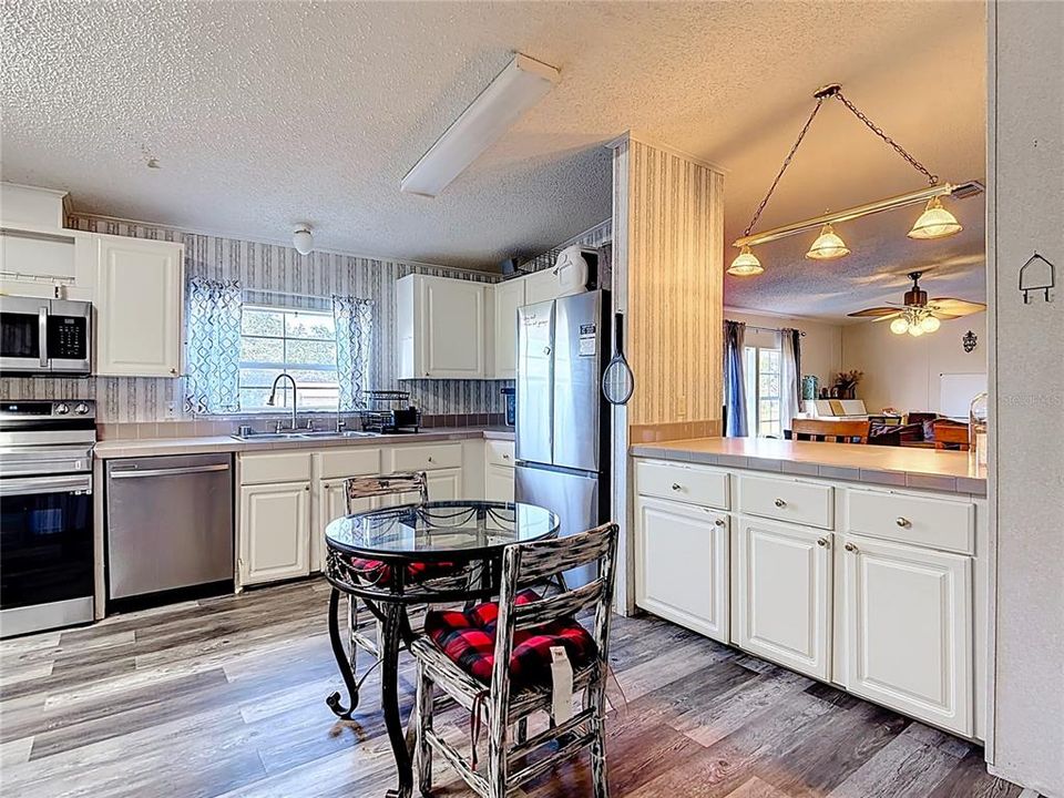 待售: $260,000 (3 贝兹, 2 浴室, 1792 平方英尺)