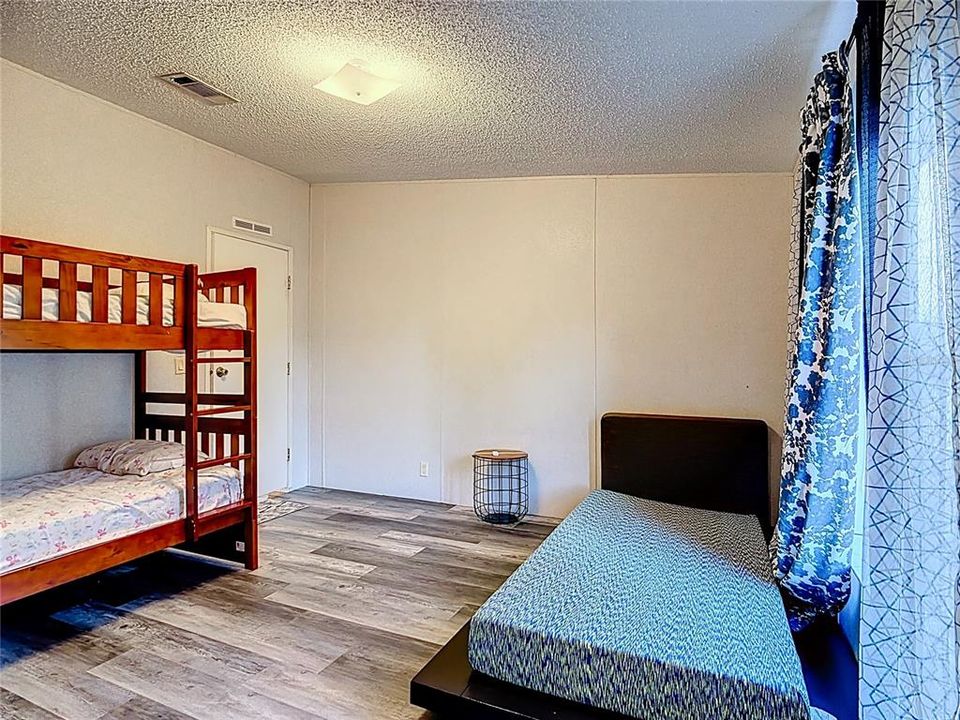 待售: $260,000 (3 贝兹, 2 浴室, 1792 平方英尺)