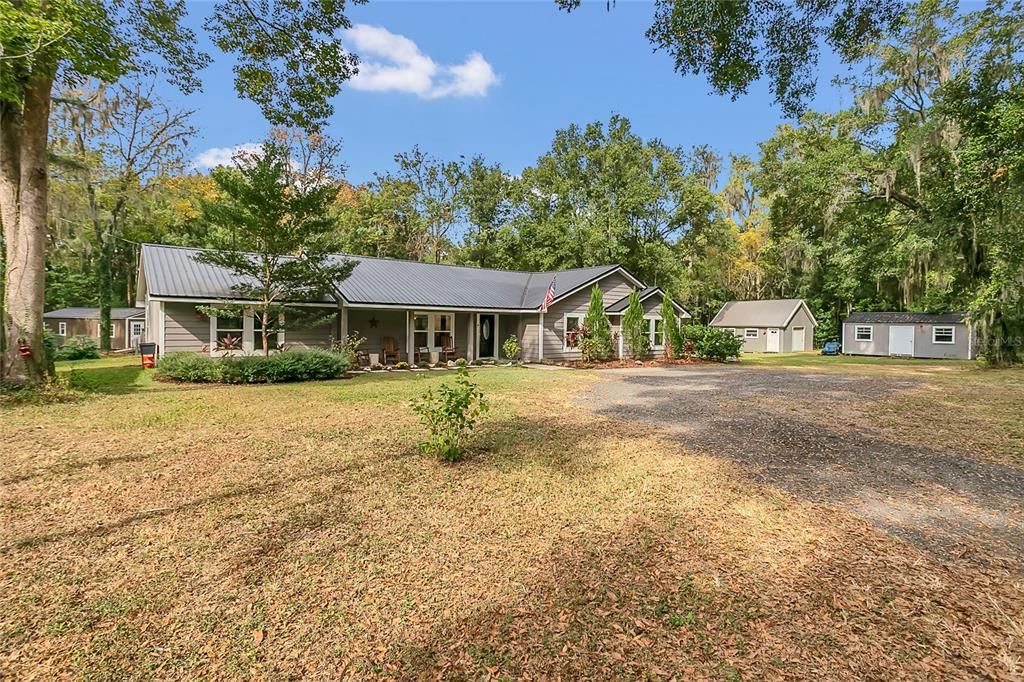 For Sale: $875,000 (4 beds, 3 baths, 2589 Square Feet)