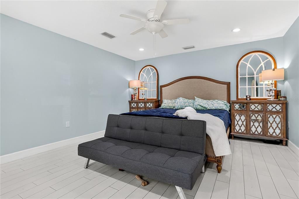 For Sale: $875,000 (4 beds, 3 baths, 2589 Square Feet)