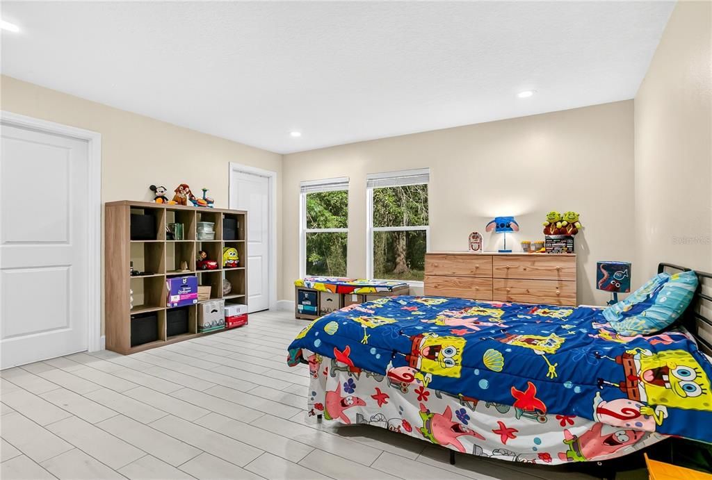 For Sale: $875,000 (4 beds, 3 baths, 2589 Square Feet)